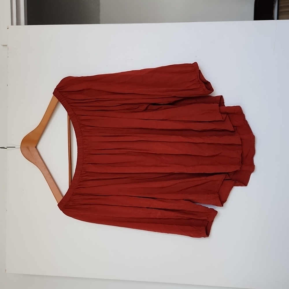 Fighting Eel Ava Sky brick red oof the shoulder top